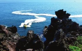 暑假尾聲熱門旅游產品降價 全家到巴厘島只需萬元 國內游性價比高